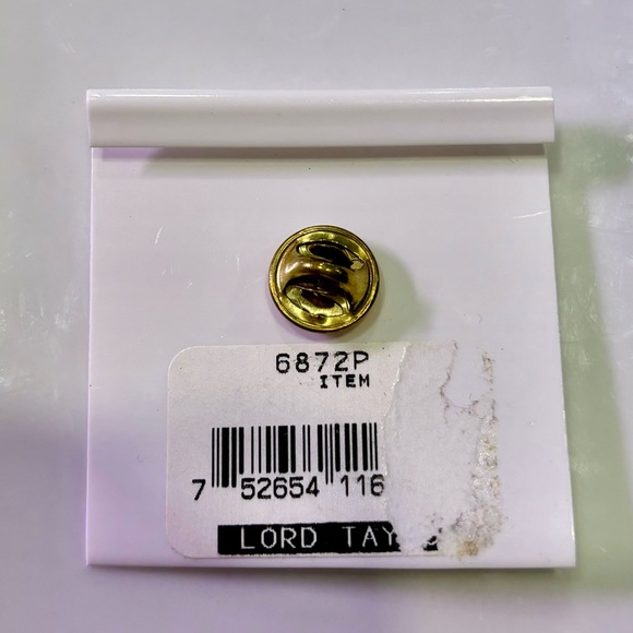 NWT Red White Blue Rhinestones Goldtone Flag Lapel Pin Made in USA Lord& Taylor - Picture 2 of 6